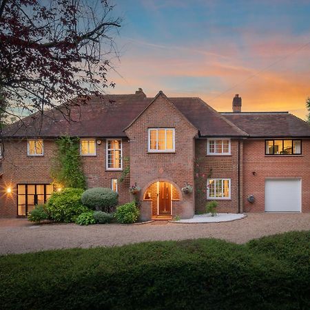 Готель Westleigh Ashtead Екстер'єр фото